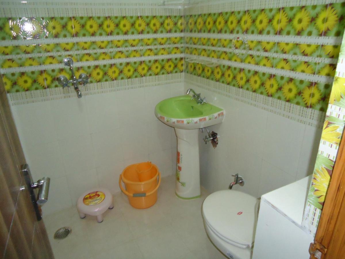 Basil Walking Distance From Taj Mahal Agra Homestay *